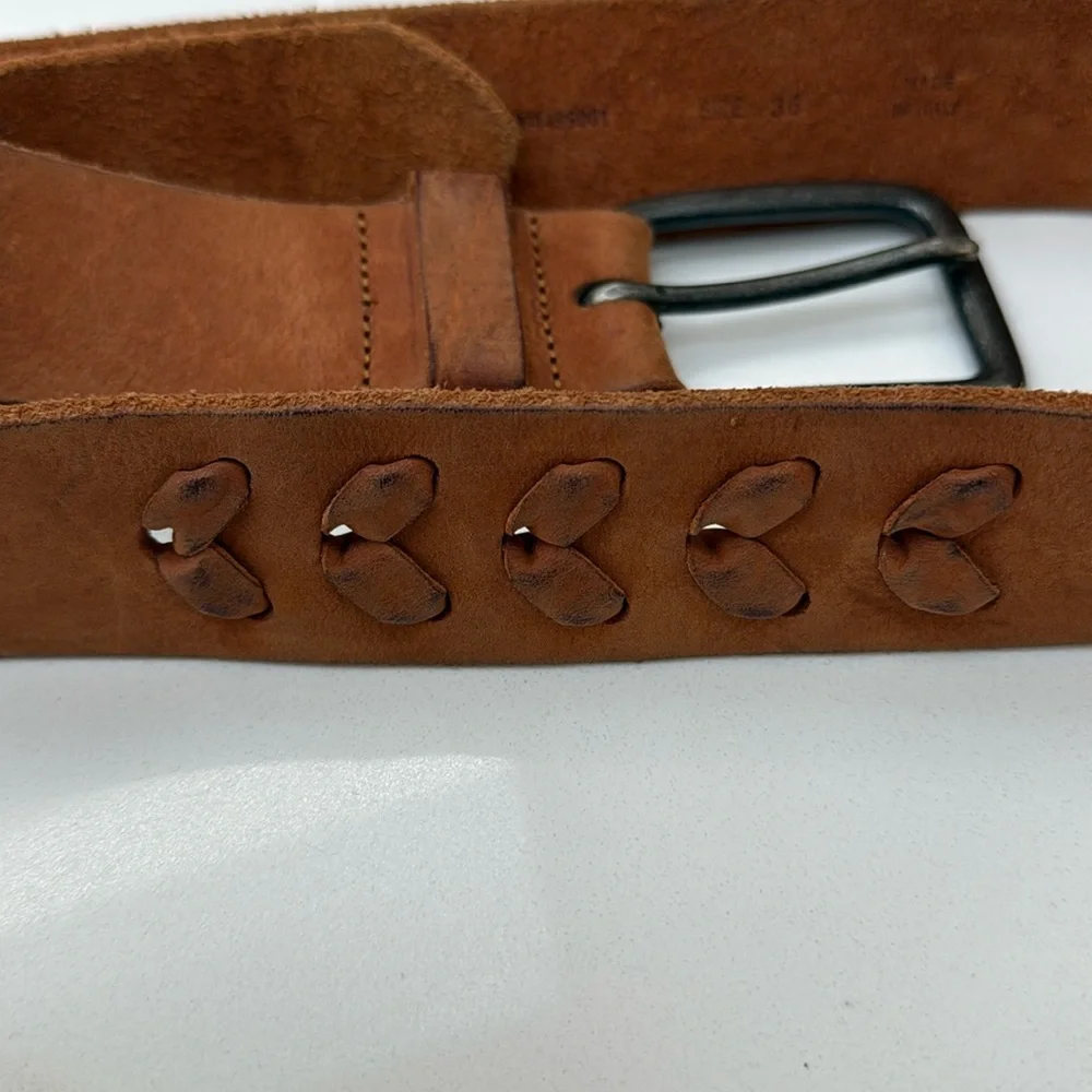 Banana Republic Camel Colored Leather Men's Belt